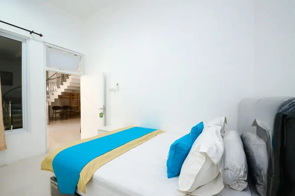 Airy Eco Syariah UNESA Ketintang Madya 151 Surabaya
