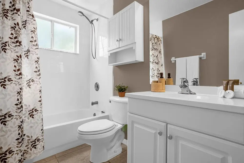 Upstay Sunny 3BR Orlando Home w Patio Near Disney