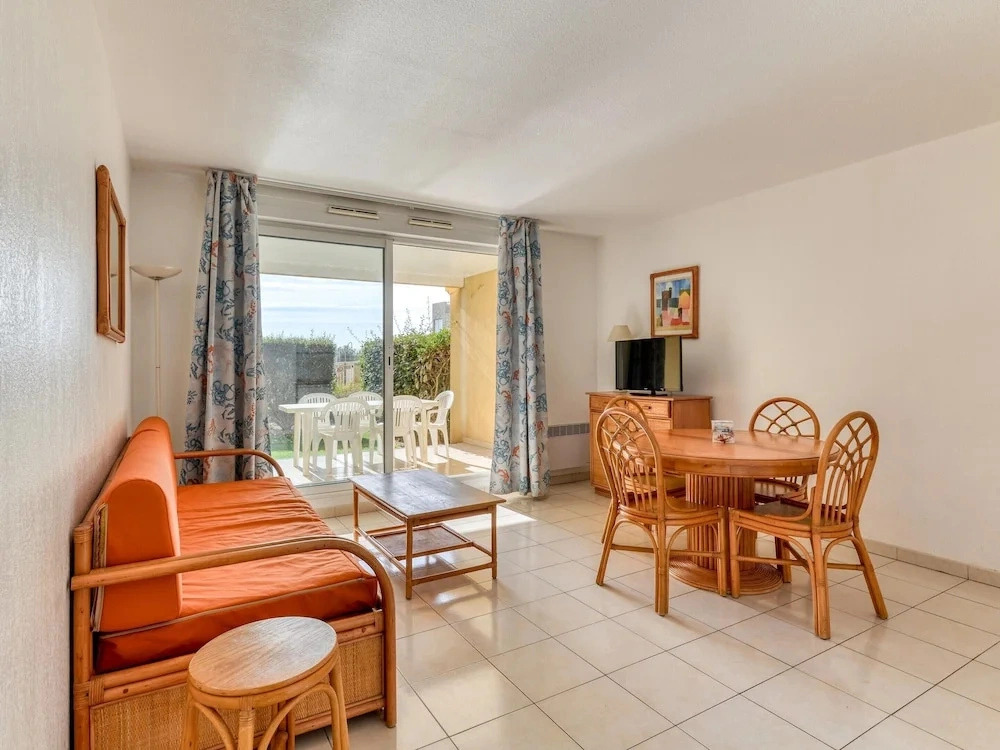 Seaview Family Stay for 6 in Valras Plage