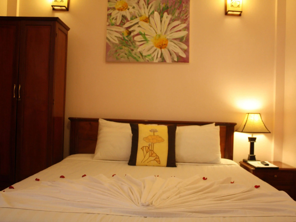 Holiday Diamond Hotel