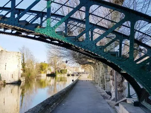 La maison Virginie appartements de 1 à 5 pers cosy central parking gratuit linge fibre proximité port lac canal piscine