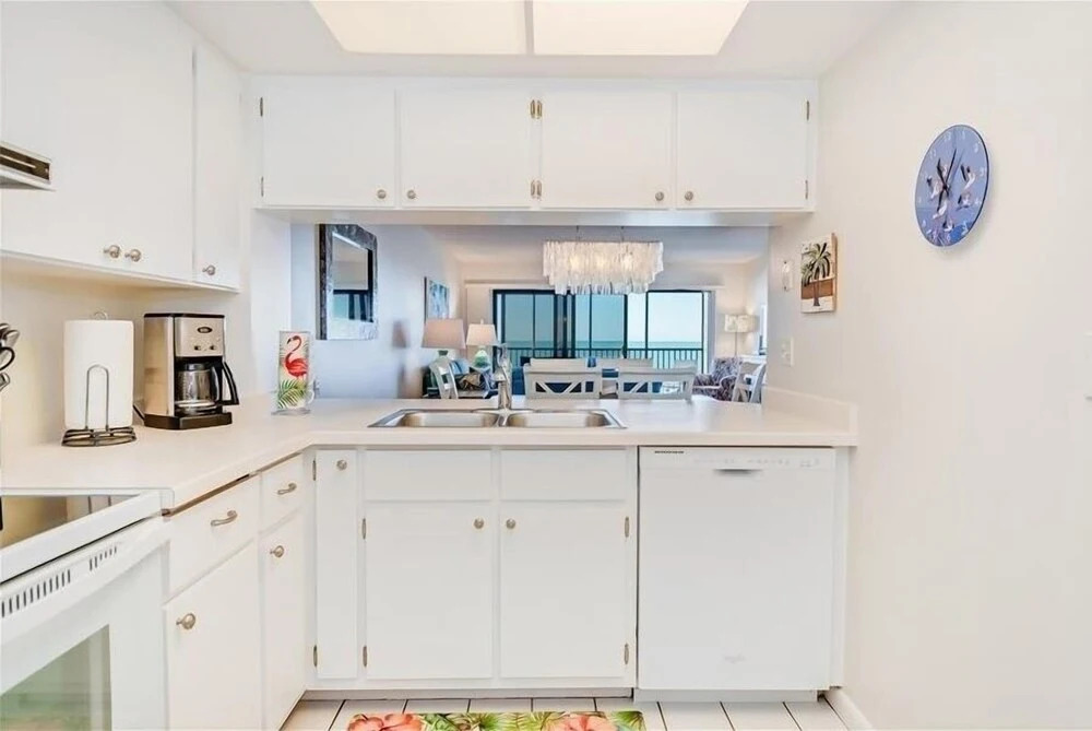 Sea Oats 215 2 Bedroom Home by RedAwning