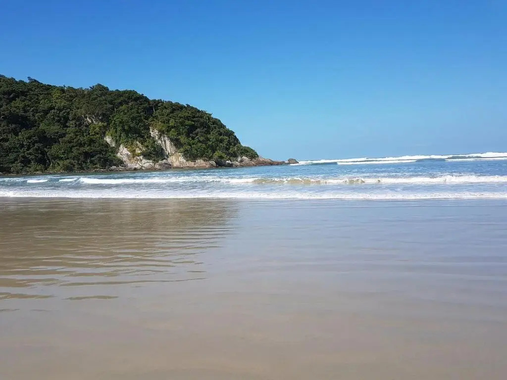 Bertioga, Praia Guaratuba, Costa do Sol - Ampla casa, nova, 4 suítes c/piscina