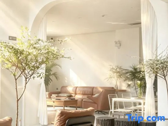 Nuoyi Wenquan | NO·YI Pure White Holiday Homestay