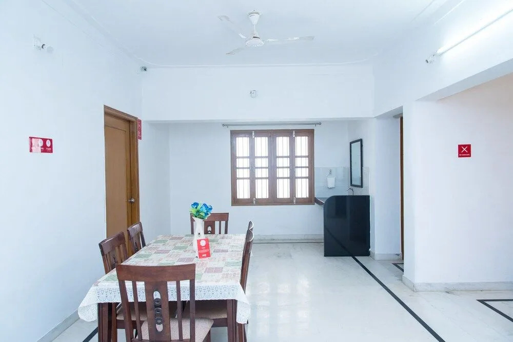 OYO 11064 Home Elegant 3BHK Villa Near Hiran Magri