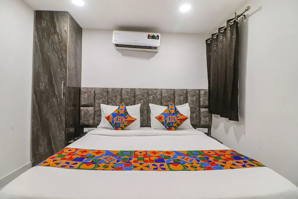 Oyo Townhouse 1126 Super 8