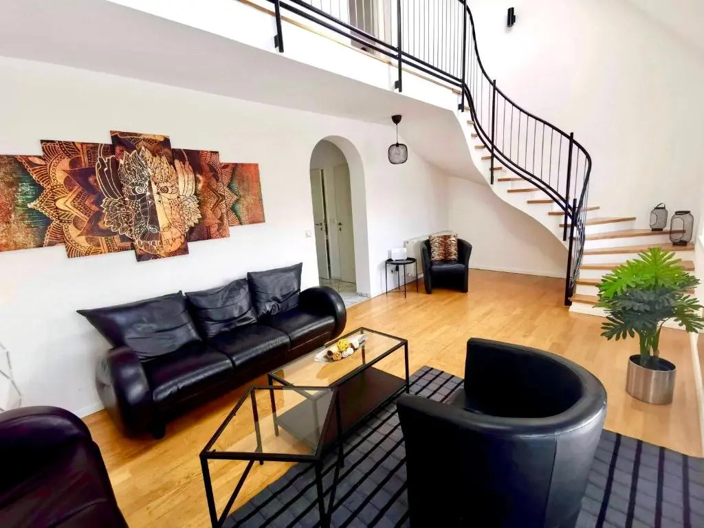Vienna Roof Top Apartment with Terrace, Parking and AC