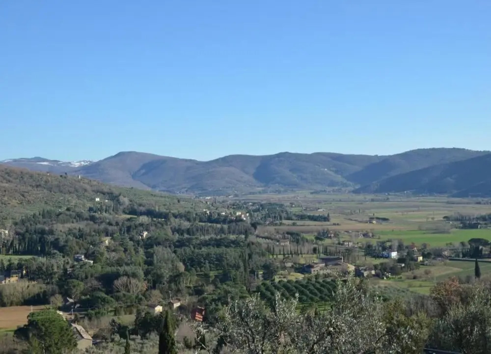 Villa with Private Swimming Pool in Hills near Cortona