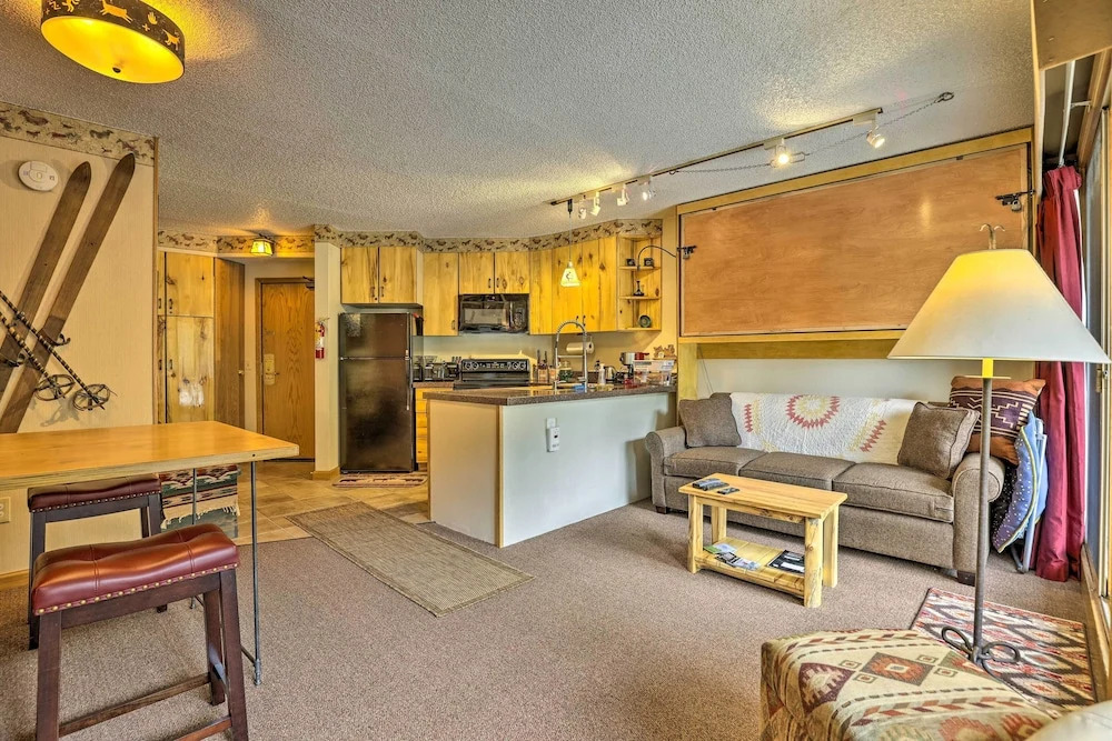 Ski-in/ski-out Studio at Winter Park Base!