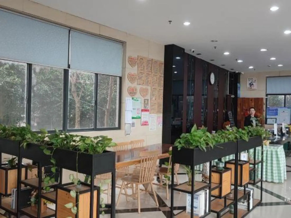 Deqing Shuiyue Qinghua Hotel (Branch 4)