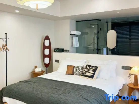 Jiujian Yixiu · Mid-Century Style Designer Boutique Stay (Linhai Yintaicheng)
