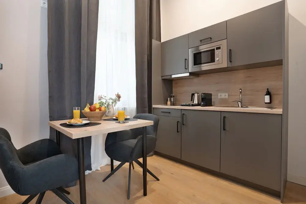 Zentrale Apartments I home2share