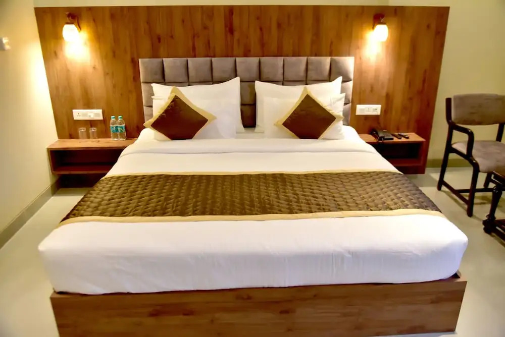 Hotel Aarna
