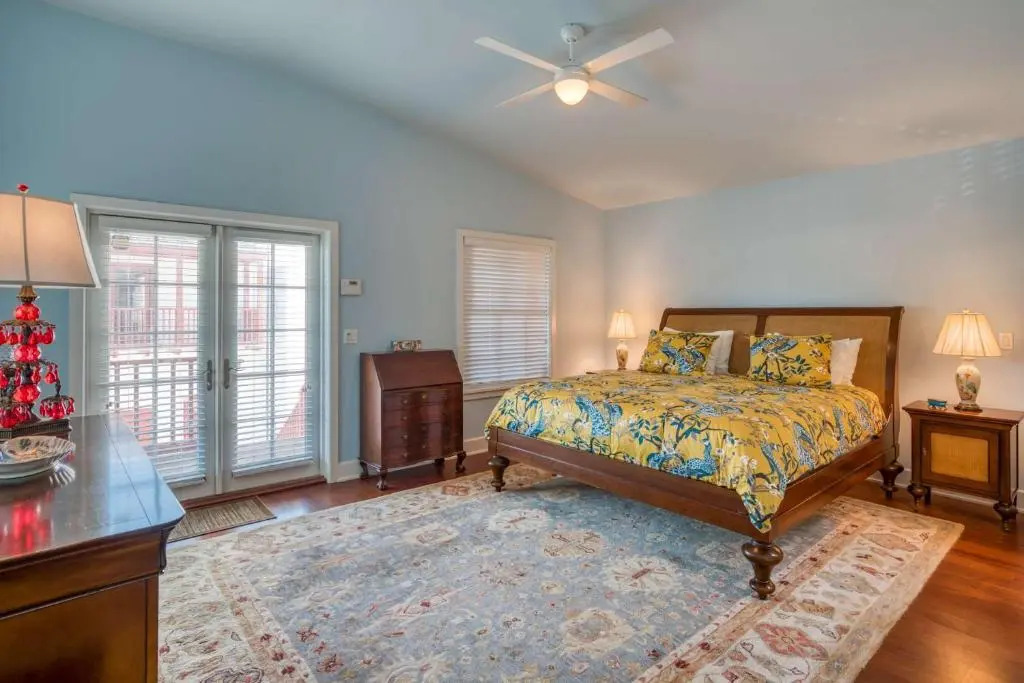 St. George Street Apartment