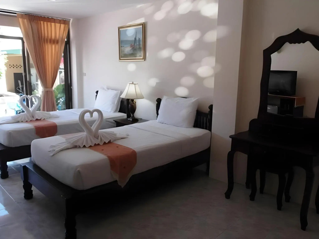 Panupong Hotel