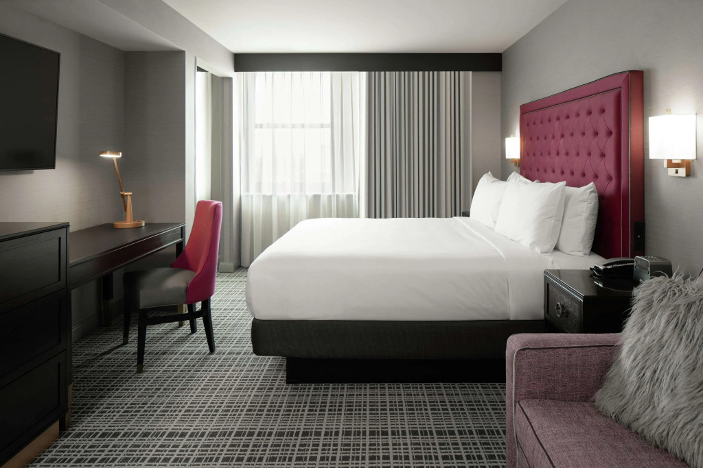 The Axis Moline Hotel, Tapestry Collection By Hilton