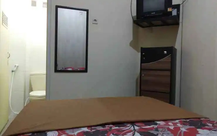 Budget Room near Stasiun Tugu at Losmen Mawar