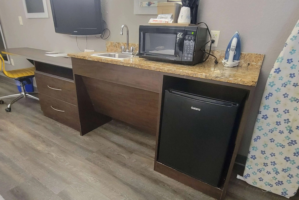 Microtel Inn & Suites by Wyndham Bluffs