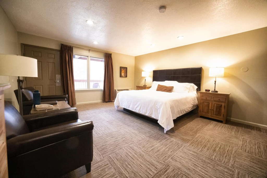 Driftwood Lodge