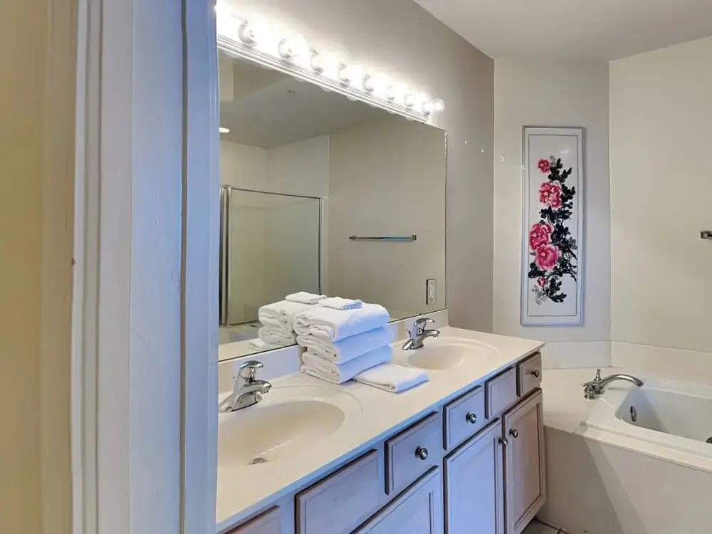 Silver Beach Towers #1805E by Southern Vacation Rentals