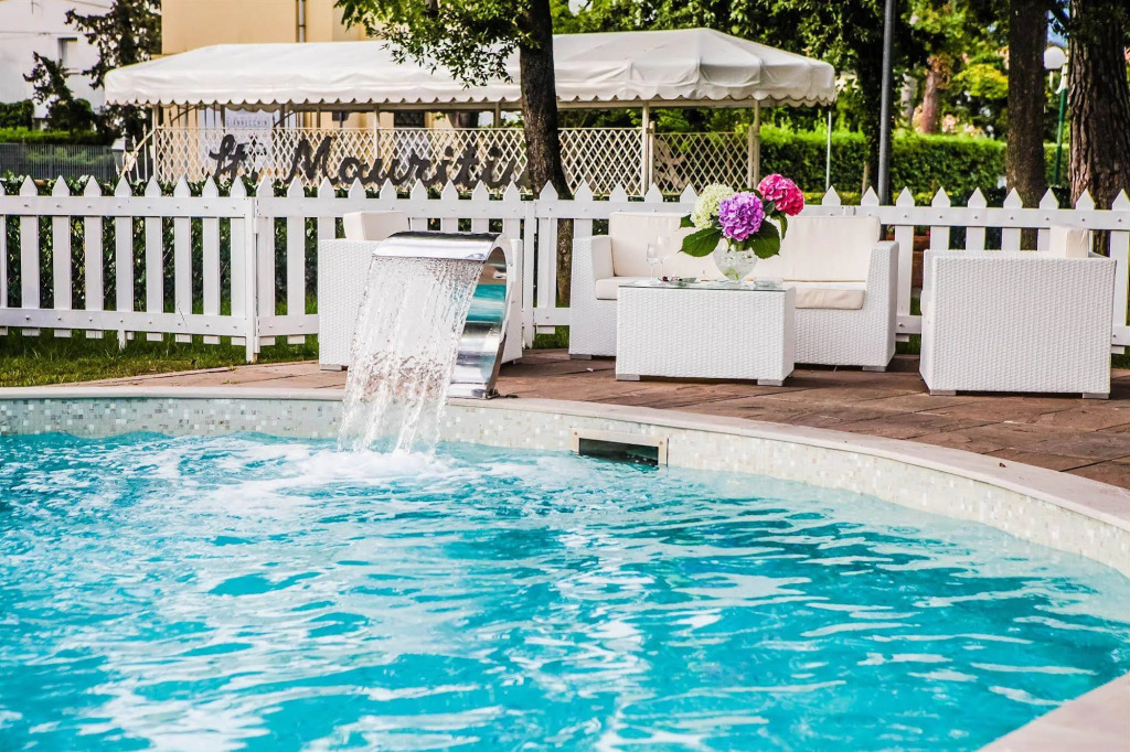St. Mauritius Hotel