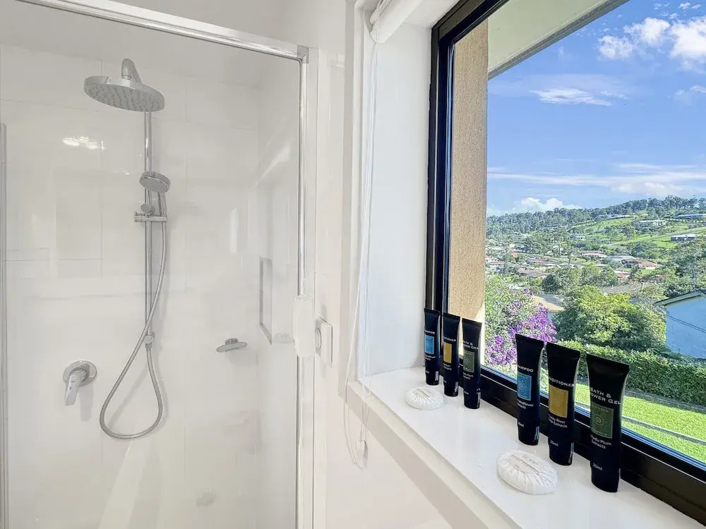 Fab 3-bed Stay With Great Outdoors & Water Views