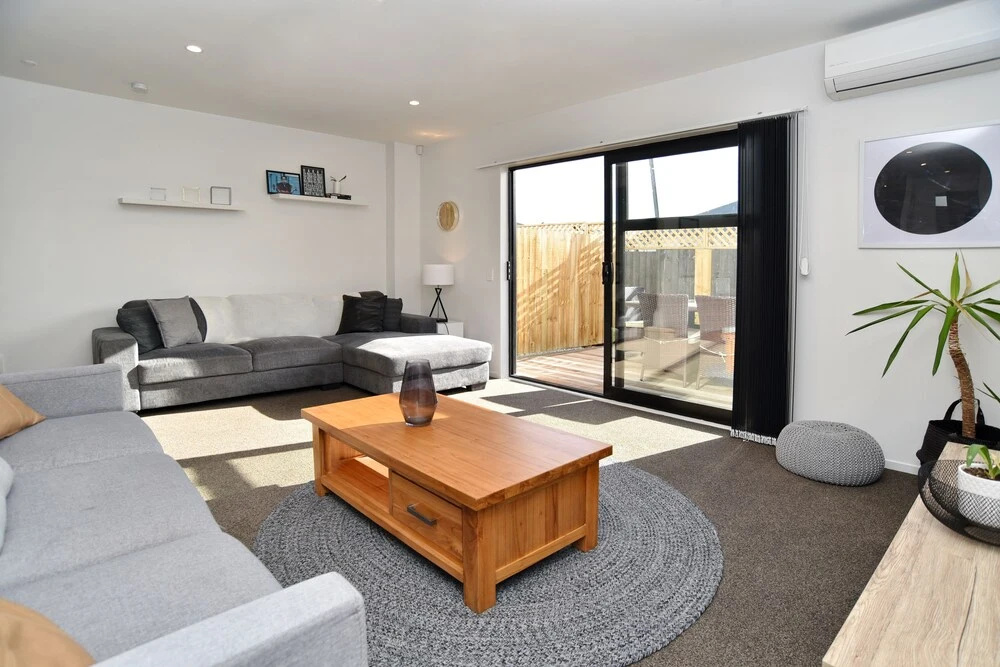 Parlane Apartments