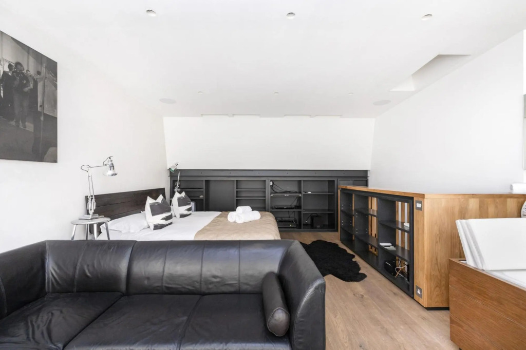Woo-16 Woodseer Luxurious Town House With Garden Near Brick Lane