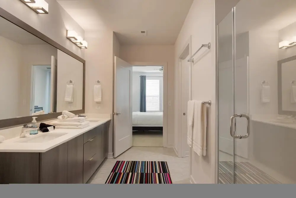 S2bb Bright 2-br Midtown Apartment With Pool and Gym