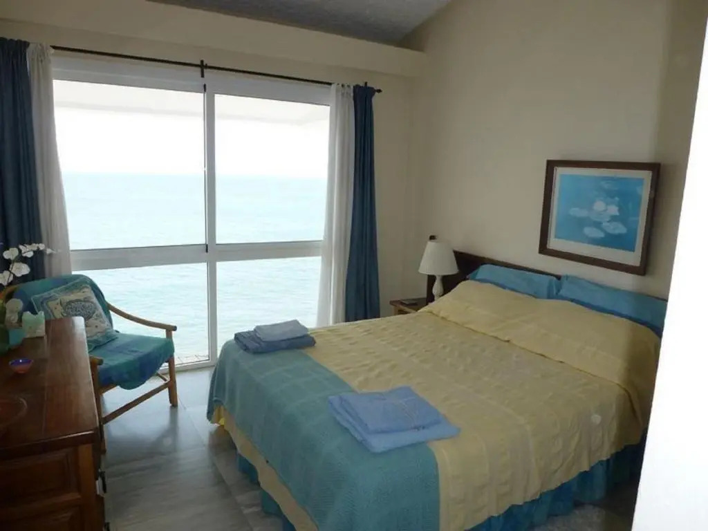 Estepona Frontline Beach Homely 3 bedrooms duplex with amazing views