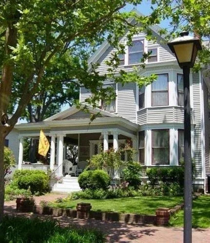 The Glencoe Inn
