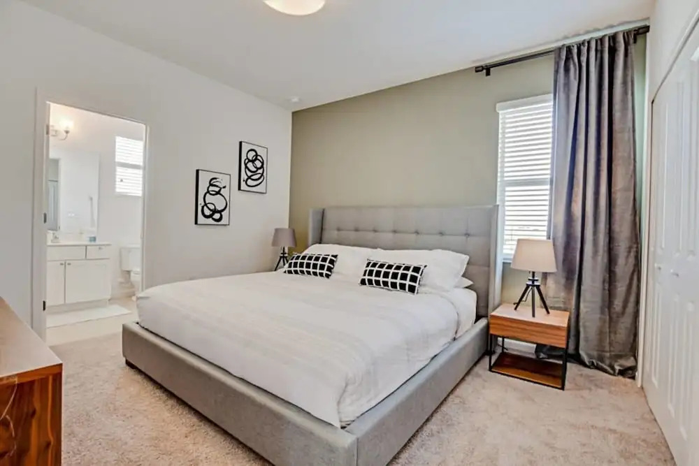 Comfortable and Modern Home With Private Pool Near Disney