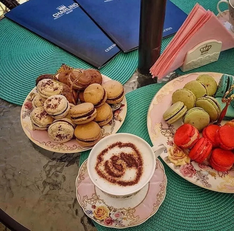 Хотел Чарлино Плаза
