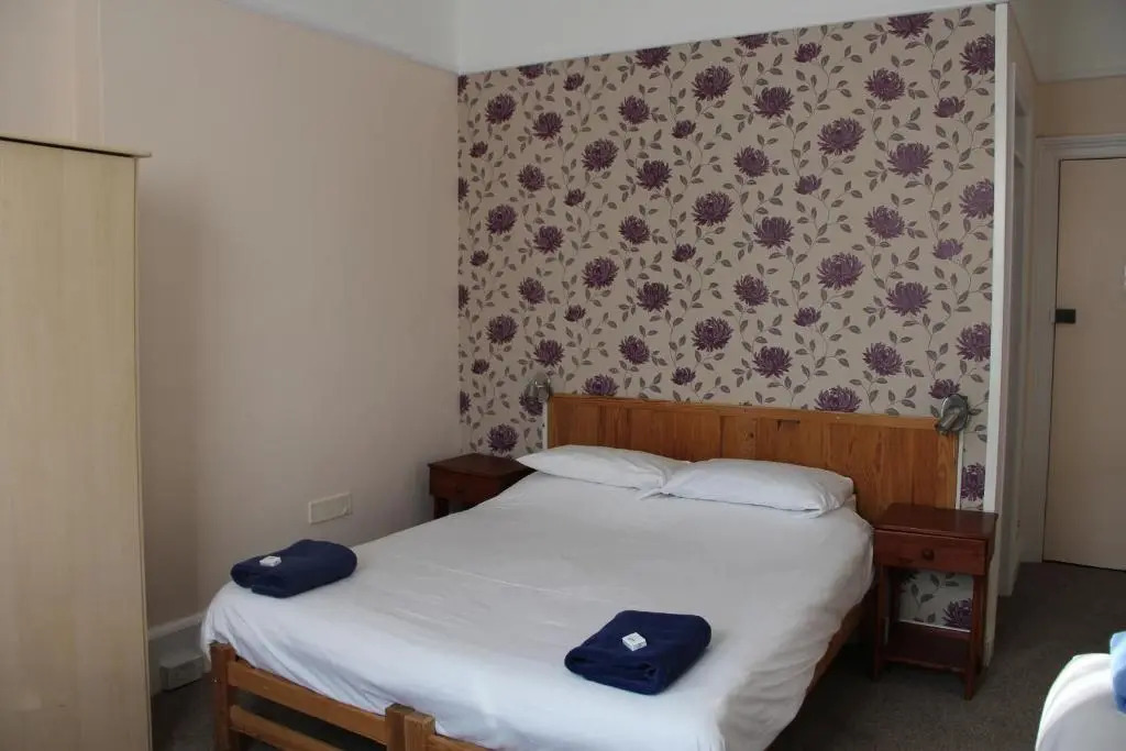 Dolphins Hotel