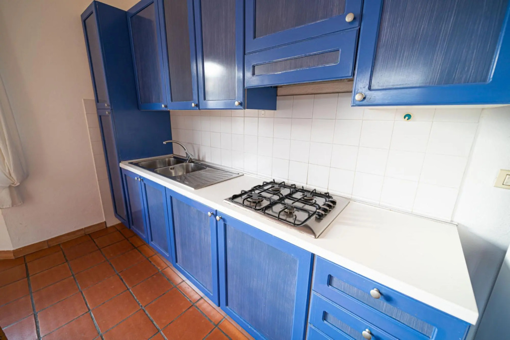 Baia Blu 1 in a small complex of colourful houses that directly overlooks the beach of Forno.-BAIA BLU N°1