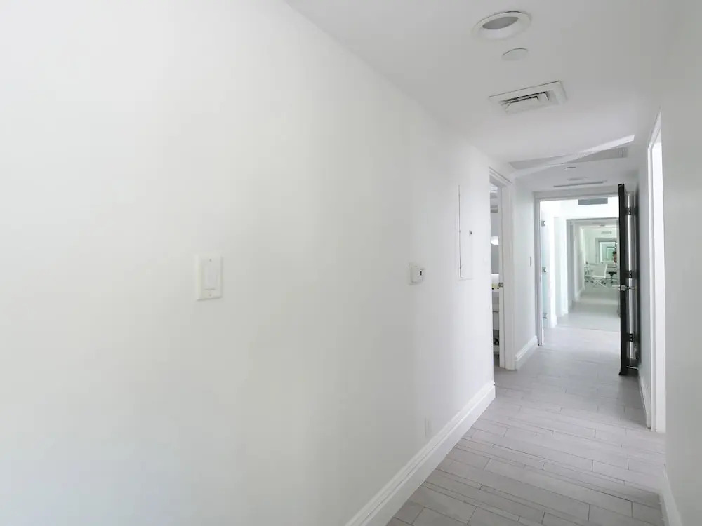 Miami World Rental - Mondrian 1426