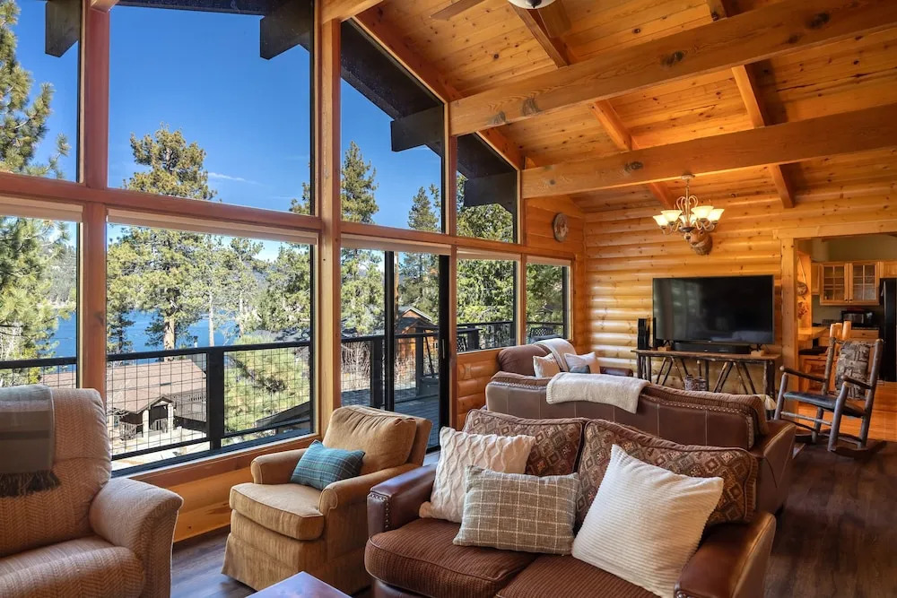 64 - Top Of The Lake 4 Bedroom Home