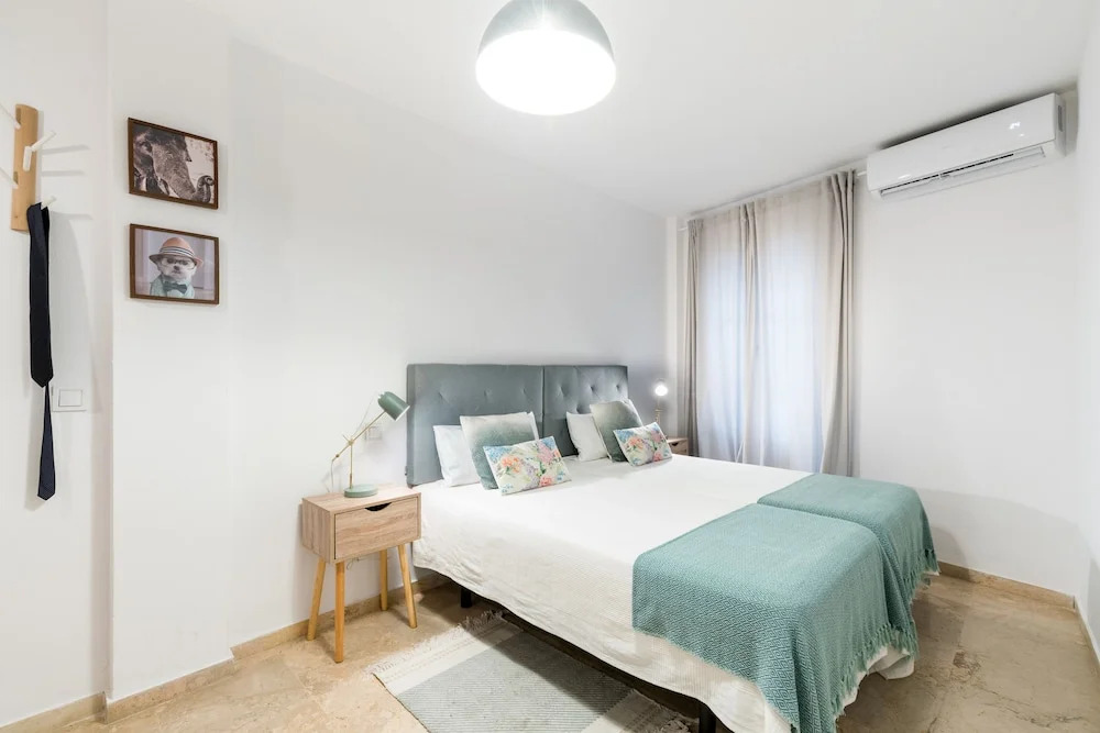 Alfalfa Center Apartment