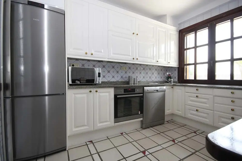 101630 -  House in Muros