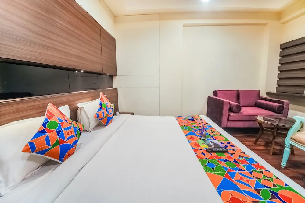 Shyampuriya Palace By FabHotel