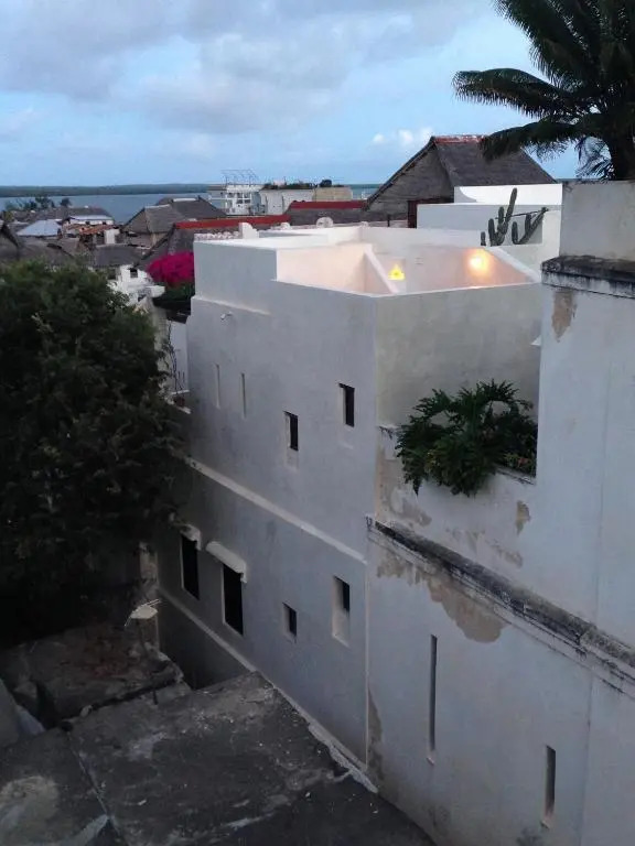 Andavelo House