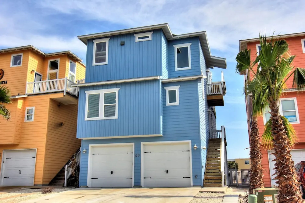 With A Splash Vw60 4 Bedrooms 4.5 Bathrooms Home