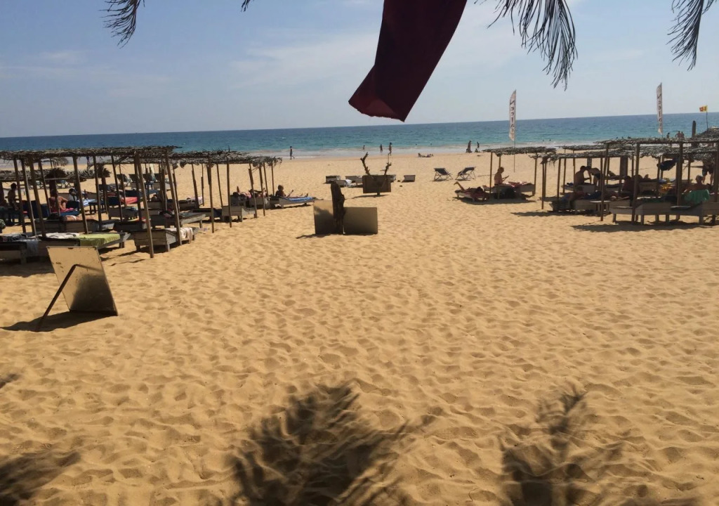 International Beach Hotel & Restaurant