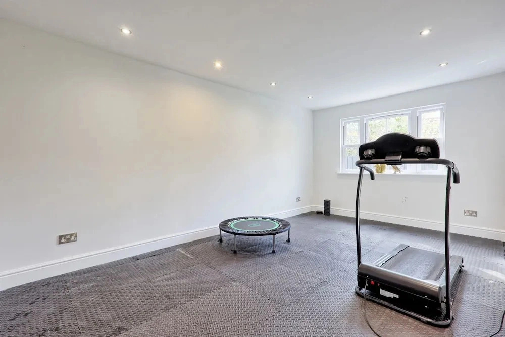 Mayrose House 6BR 4bath Luxe Spacious Retreat