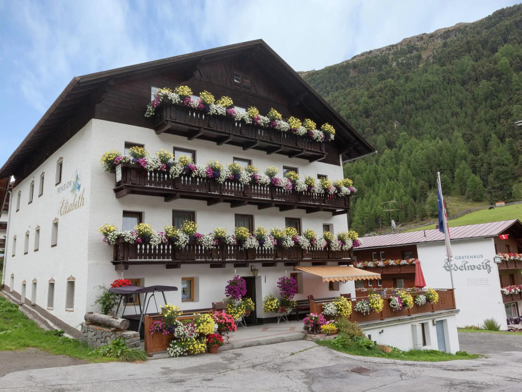 Chalet in Vent Near Stablein Ski Lift
