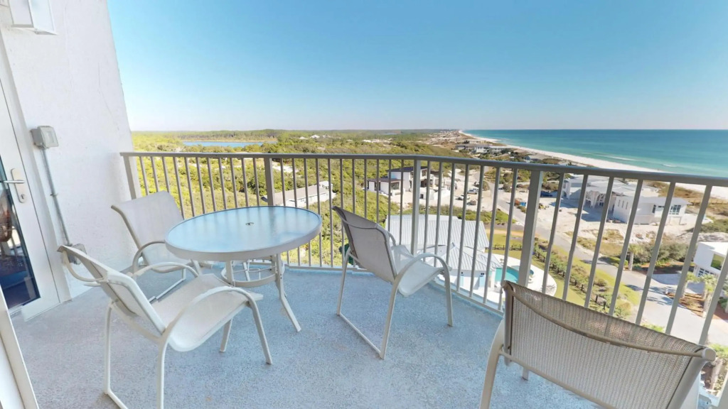 Beach Manor 1004