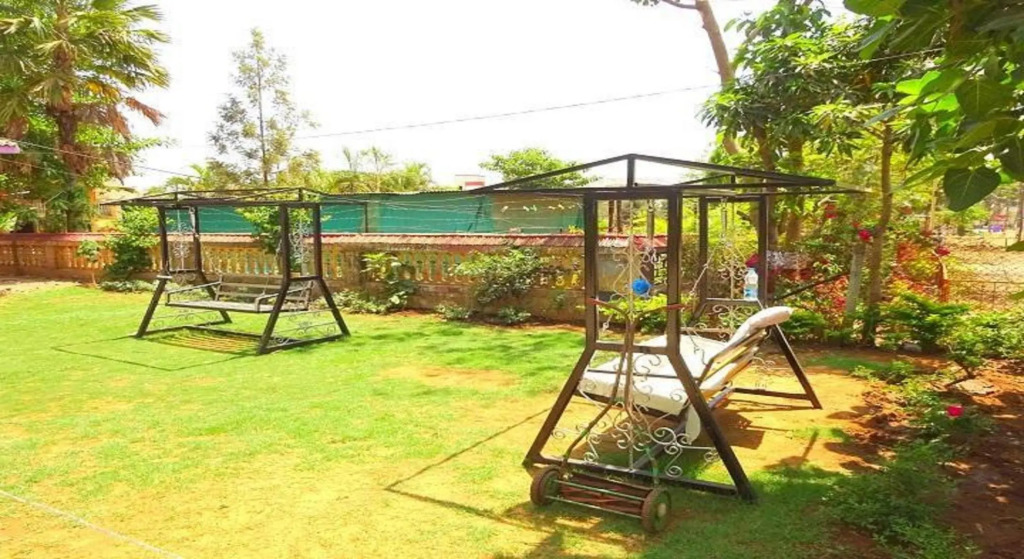 Manas Cottage Saputara