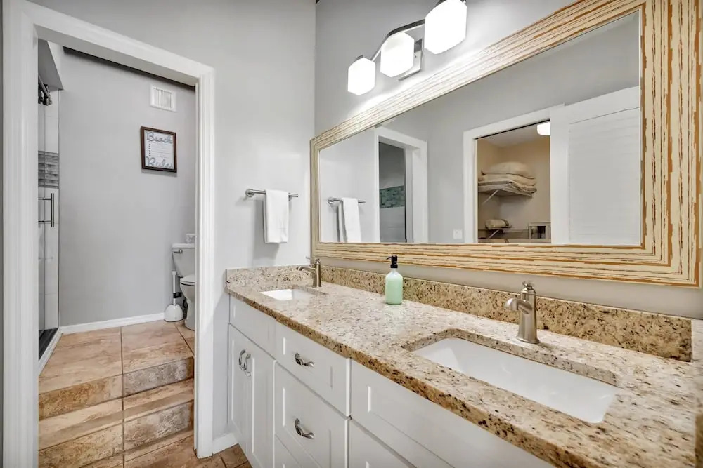 Beachfront Ocean Views Balcony Condo Sleeps 8