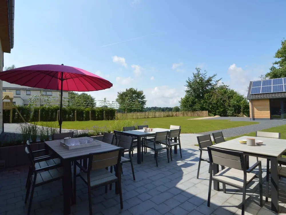 Gorgeous Holiday Home in Waimes With In-house Theatre & Pool