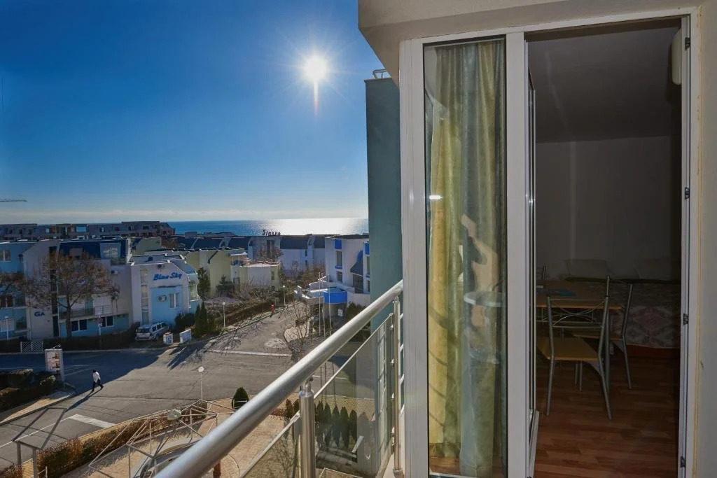 Sineva Del Sol Apartments